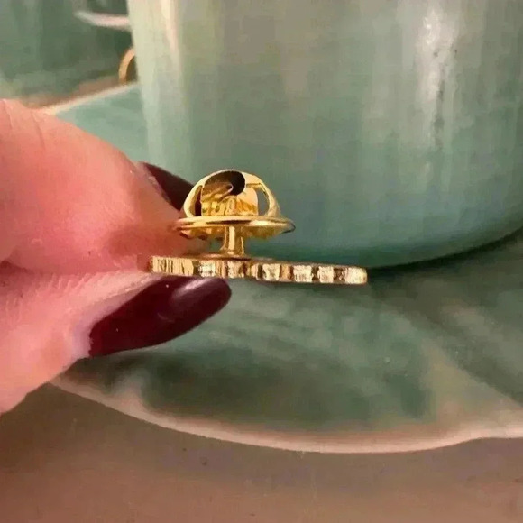 Strawberry Enamel Pin - Red and Green - Picture 4 of 4